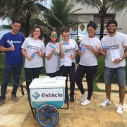 Ação de captação de dados e entrega de picolés nas barracas da praia do Futuro